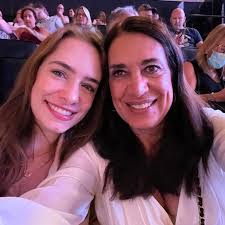 Lesley Ferrara Paxton Poche (@lesley.f.paxton)