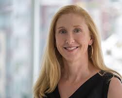 Sarah Henn's Instagram, Twitter & Facebook