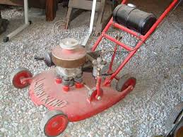 Just assessing if this edger i picked up at an estate sale can run for us with a little help of course. Vintage Mowers Lawn King Lawn Mower Service Mower Push Lawn Mower