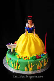 For all parents who are looking for unique #birthdaycakeideas, i´m happy to share this #princess #barbie cake tutorial for a girl´s birthday! Pin By Sharon C On Decorated Cakes Character Cakes Doll Cake White Birthday Cakes Snow White Cake