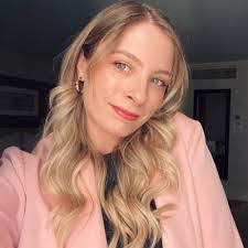 Amanda Magner's Instagram, Twitter & Facebook