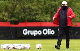 El 'mono burgos' ha anunciado a través de un emotivo vídeo que al término de la temporada dejará el atlético de madrid y comenzará su etapa como primer entrenador. The Burgos Era Begins At Newell S With Union The Visitors On Friday Night