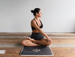 When the cat's away, the mice will play. wörtlich: Yoga Gegen Ruckenschmerzen 4 Hilfreiche Ubungen Berlinerin