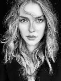 Isabella Pinto's Instagram, Twitter & Facebook