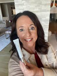 Let's look at Eye Arise!! 🥰 This Eye Arise Serum definitely has been the  best serum I have ever used! ❤️ The others after 6 months would not work  for me any