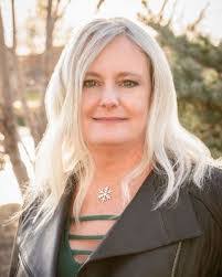 Stephanie Rowell's Instagram, Twitter & Facebook