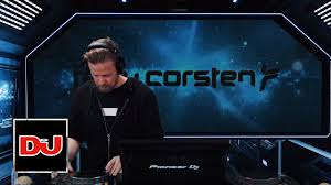 Wenn sie ein eigenes bild verwenden möchten, wählen sie neu hinzufügen und dann eines aus, das sie von ihrem computer hochladen möchten. 5 Ways To Make Your Live Stream Dj Set Stand Out Djmag Com