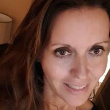 Julia Tonks's Instagram, Twitter & Facebook