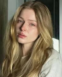 Chris Arniotis's Instagram, Twitter & Facebook