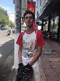 Năm 1975, người thừa kế của franco, hoàng tử juan carlos, đảm nhận vị trí của vị vua và. Thanh Nien NgÆ°á»i Tay Ban Nha Máº¥t Tich Ä'Æ°á»£c Báº£o Vá»‡ Cho Äƒn Uá»'ng Dvo Bao Ä'áº¥t Viá»‡t