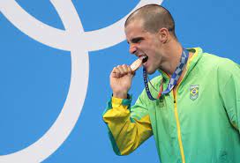 Na noite deste sábado (31), o brasileiro bruno fratus se consolidou como um dos nadadores mais rápidos do planeta e garantiu o bronze, nos 50m livre. Fdmb8enjqdysvm