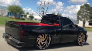A lo lejos se ven llegando caravanas llegan trokas altas y también bien tumbadas con los vidrios oscuros retumbando corridos. 57 Ideas De Wallpapers Camiones Chevy Trocas Perronas Camionetas Chevy