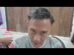 Nah untuk gaya rambut pria sendiri, dari tahun ke tahun mengalami perubahan. Model Rambut Ikal Pria Jidat Lebar Gaya Ootd