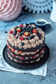 Schoko Beerentorte Midsommar Im Obstgarten Knusperstubchen Rezept Beeren Torte Beerentorte Schoko