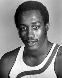 Here is a rare highlight of Pacers Forward George McGinnis using 2 hands