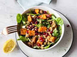 Dolle Knolle An Die Macht Susskartoffel Spinat Salat Mit Quinoa Rezept Spinat Salat Spinat Lebensmittel Essen