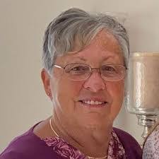 Donna Majewski's Instagram, Twitter & Facebook