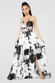 Long black and white dresses for prom can also be very simple and minimal. Black And White Beach Dress Off 73 Medpharmres Com