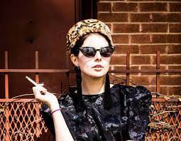 Anicuta rosu marisel e satul meu. Ultimul Mesaj Al Artistei Raluca RoÈ™u Care S A Aruncat De La Etajul 6