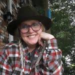 Kari Ramey's Instagram, Twitter & Facebook