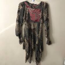 If You Can Read This You Re Too Close Shirt Forever 21 Perfect Boho Long Sleeve Dress Must Wear A Slip Underneath Love That It Ties On The Back Fit L Long Sleeve Boho Dress Long Sleeve Dress Dresses With Sleeves