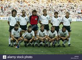Der kader von frankreich der saison 1989/1990 im überblick. Sport Sport Fussball Fussball Weltmeisterschaft 1982 Halbfinale Deutschland Gegen Frankreich 8 7 In Sevilla Spanien 8 7 1982 Deutsche Nationalmannschaft Mannschaftsbild Stockfotografie Alamy