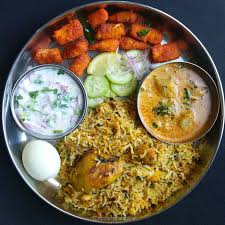 Hyderabadi Chicken Dum Biryani Chicken Dum Biryani Spiceindiaonline Recipe Chicken Biryani Recipe Biryani Recipe Biryani