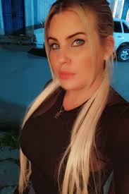 Elaine Aparicio's Instagram, Twitter & Facebook