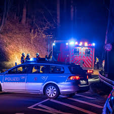 Wann ist es fahrerflucht darf man den unfallort verlassen? Radevormwald Dahlhausen Unfall Drama Auf L81 Fussganger Stirbt Neue Details Nrw