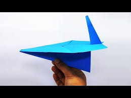 There are many different airplane styles that you can try to see how more advanced designs can help your plane stay in the air longer and fly further. Origami Paper Art How To Make Easy Paper Airplane That Fly Far Wor Paper Plane Paper Airplanes Make It Simple