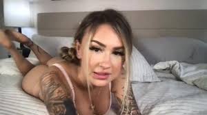 Tiny Elena masterfully seduces with her insatiable oral skills