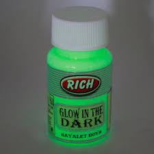 Rich multi surface boya ile de başarı sağlamış. En Ucuz Rich 50 Ml 3000 Natural Yesil Karanlikta Parlayan Glow In The Dark Hayalet Boya Nevzatcam Com Da