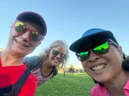 Got my first hug this year from Geri Morris. Thanks! ❤️🇺🇸💙❄️