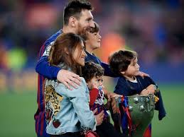 His longtime girlfriend antonella roccuzzo, delivered their son at the dexeus hospital which is. Lionel Messi Family 2019
