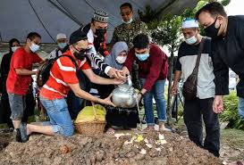 Maybe you would like to learn more about one of these? Tak Sangka Abang Pergi Ketika Buat Aktiviti Yang Diminati Adik Mangsa Nahas Helikopter Astro Awani