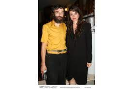 Σύζυγος στο εδώλιο για βιασμό της γυναίκας του. Deite Thn Panemorfh Syzygo Toy Arh Serbetalh People Amp Style Eidhseis