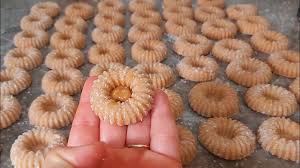 مطبخ حلوى اقتصادية وهشيشة بالفروماج مثلث والفلان In 2020 Cake Desserts Mini Cupcakes Biscuits