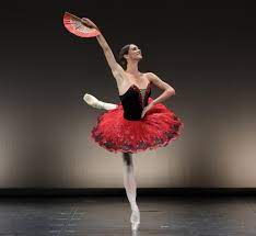 The royal academy of dance for example, discourages knee hyper extension in the supporting i saw a documentary once on russian ballerina training. Main Russian Masters Ballet