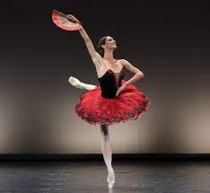 The royal academy of dance for example, discourages knee hyper extension in the supporting i saw a documentary once on russian ballerina training. Main Russian Masters Ballet