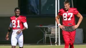 Career passing yards, single season rush td, single game sacks. Nfl Week 9 Fantasy Football Questions And Answers Sportscreate