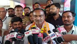 Visavdar AAP MLA Bhupat Bhayani resigns