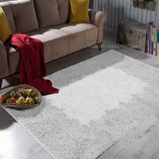 Ilham verici renklere ve fantastik geometrik şekillere sahip bu halılar, sonya winner imzası taşıyor. Duz Renk Hali Ortuleri