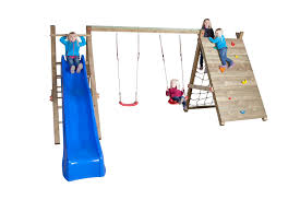 Klettergerate Klettergeruste Und Turnreckstangen Als Spielplatz Bei Woodinis Schaukel Rutsche Spiele Im Garten Spielplatz