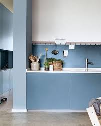 There are a few basic guidelines homeowners need to keep in mind when selecting tile colours. What To Remember When Designing A White Gloss Kitchen Dulux