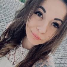 Laura Cerny's Instagram, Twitter & Facebook