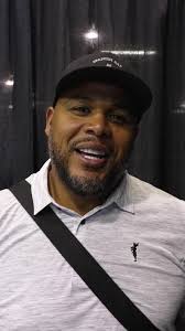 Braves legend Andruw Jones answered the hard-hitting questions at The  National 🏟️ #mlb #atlantabraves #thehobby