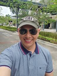 Aunque no veas claro el camino delante de ti, recuerda que Dios sigue  obrando en silencio a favor tuyo.” Isaías 41:10 — “No temas, porque yo  estoy contigo; no desmayes, porque yo