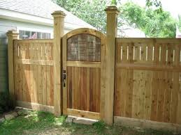 Gartentor Selber Bauen Eine Idee Zum Thema Gartentor Selber Bauen Gartenturen Gartentor Holz Selber Bauen Gartentor