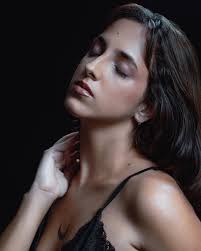 Nombre y Apellidos: Yisel Ortega Rodríguez Edad: 35 años Sobreviviente del  cáncer de mama, integrante del proyecto Mariposas en Cienfuegos, Cuba.  Valiente guerrera que muestra su cicatriz de victoria y esperanza. 🦋 • • •  #