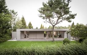 Bungalow modern grundriss mit doppelgarage. Wohnen Auf Einer Ebene 11 Der Schonsten Bungalows Im Grunen